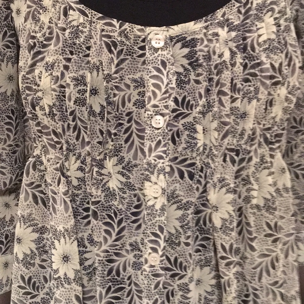 Shirt - Picture 2 of 6